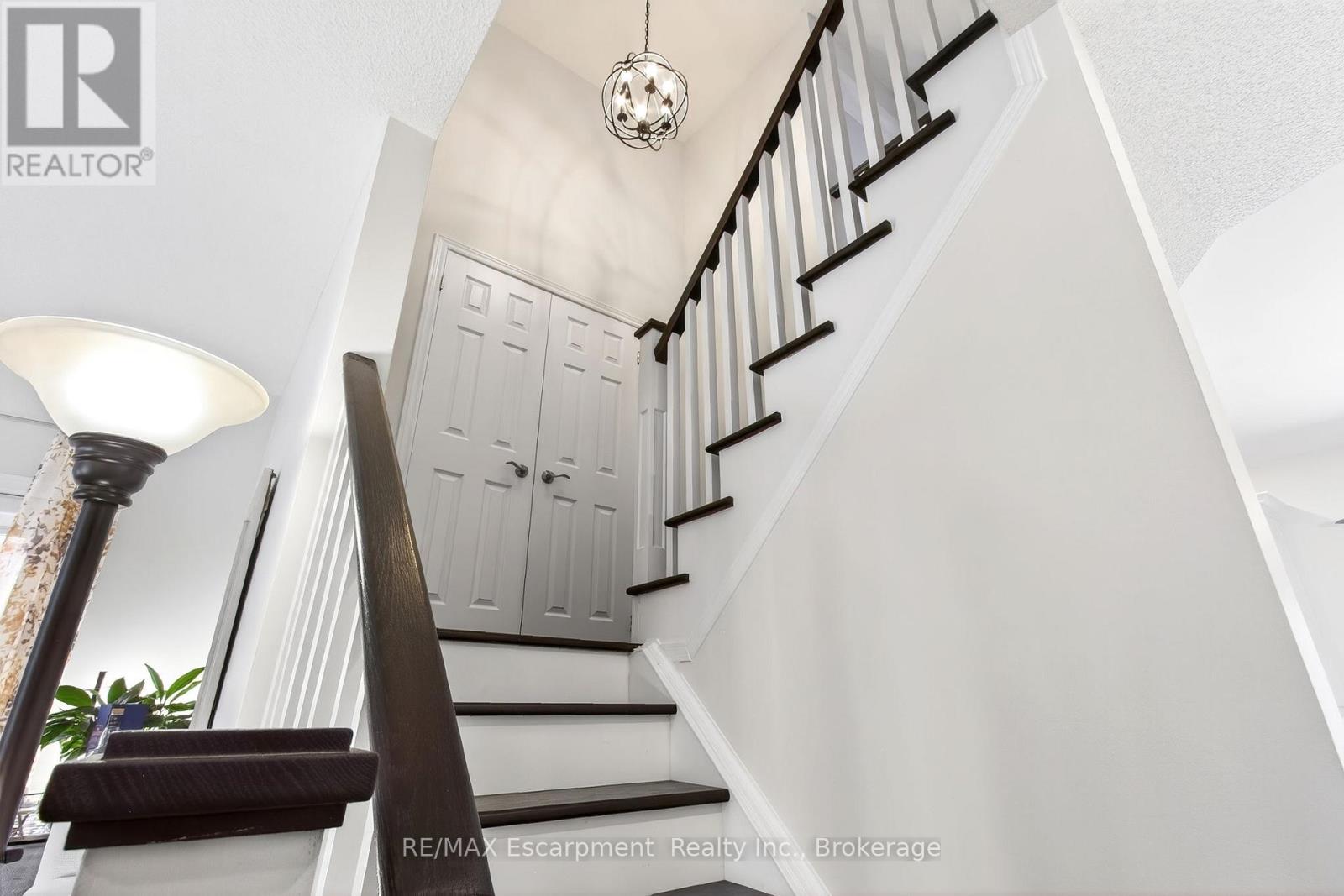 5216 Garland Crescent, Burlington, Ontario  L7L 7K9 - Photo 23 - W13438576