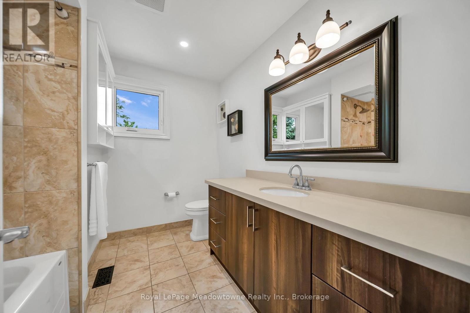 2135 Chrisdon Road, Burlington, Ontario  L7M 3S4 - Photo 12 - W13438650