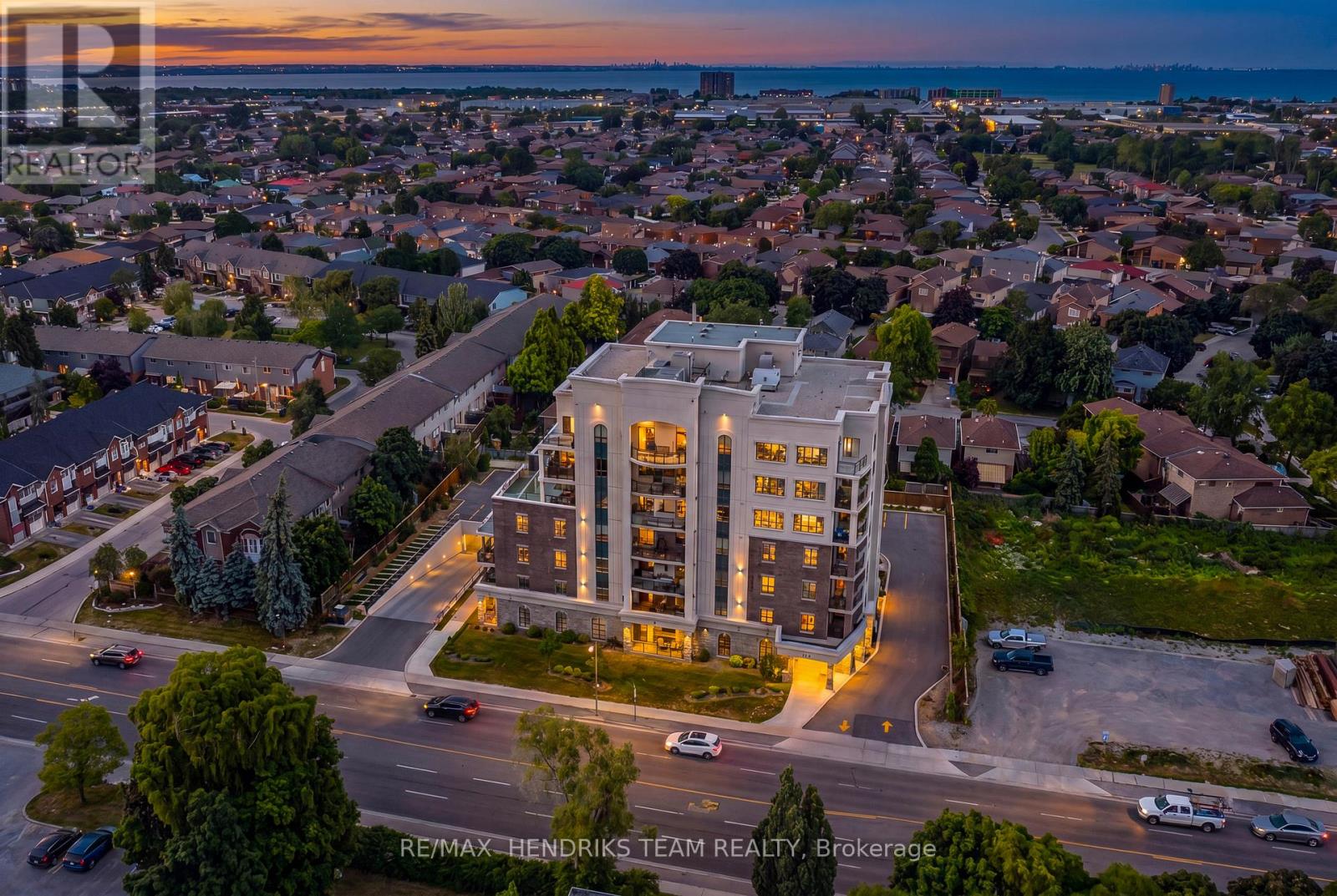 304 - 319 Highway 8, Hamilton, Ontario  L8G 0B1 - Photo 1 - X13438498