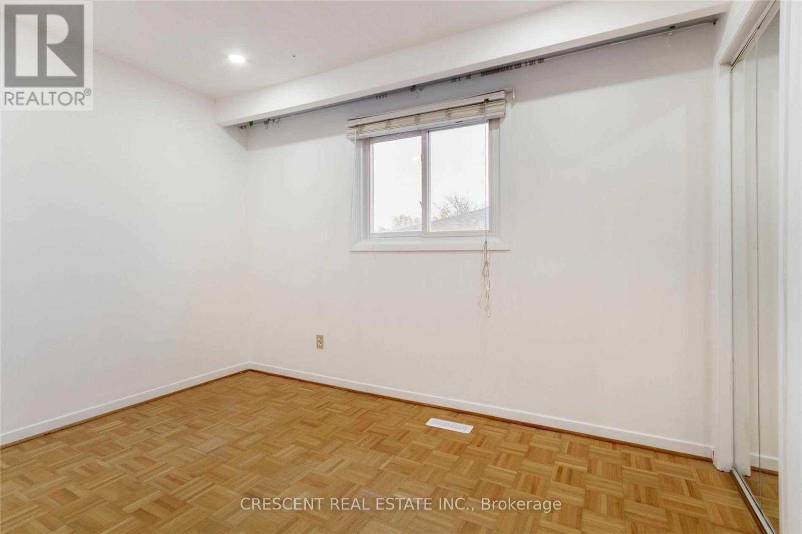 Upper - 4036 Dunmow Crescent, Mississauga, Ontario L4Z 1C9 - Photo 14 - W13438366