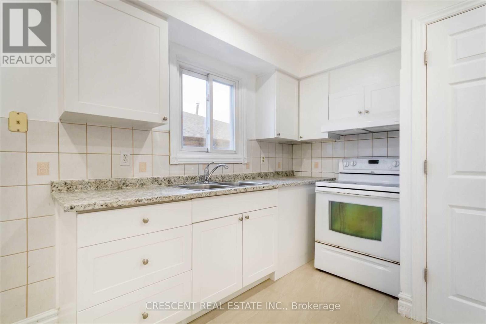 Upper - 4036 Dunmow Crescent, Mississauga, Ontario L4Z 1C9 - Photo 4 - W13438366