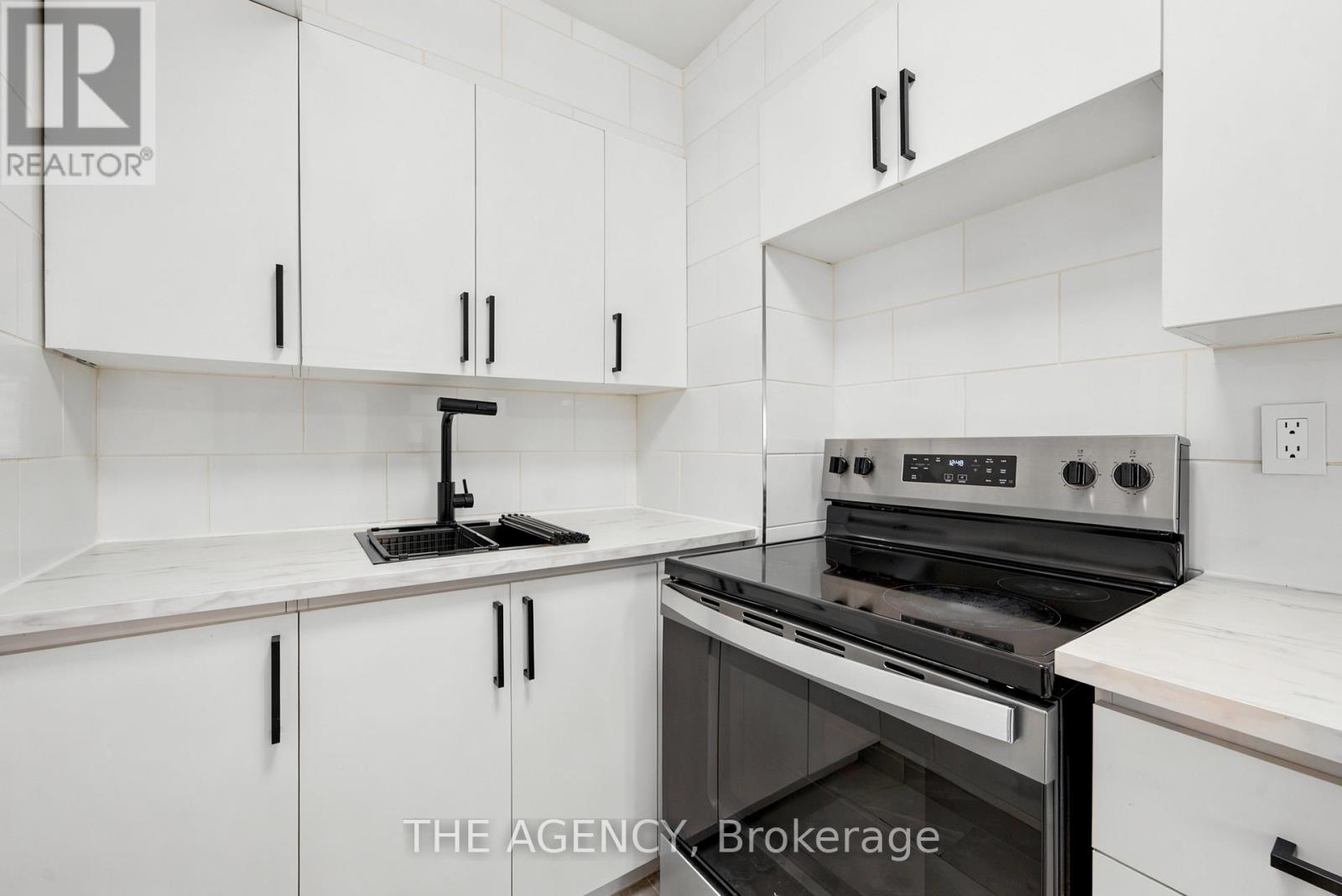 520a - 2350 Dundas Street W, Toronto, Ontario  M6P 4B1 - Photo 10 - W13438402