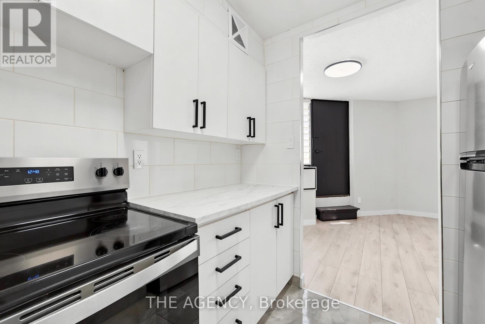 520a - 2350 Dundas Street W, Toronto, Ontario  M6P 4B1 - Photo 11 - W13438402