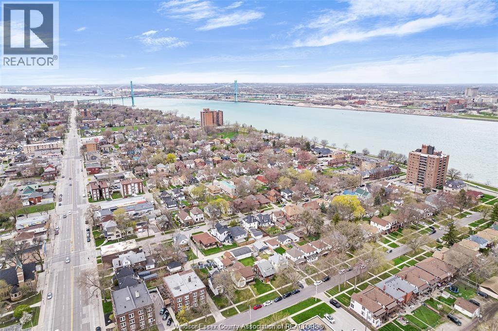 245 Cameron, Windsor, Ontario  N9B 1Y5 - Photo 3 - 26013938