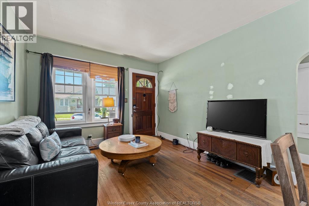 1510 Elsmere Avenue, Windsor, Ontario  N8X 4H3 - Photo 8 - 26013971