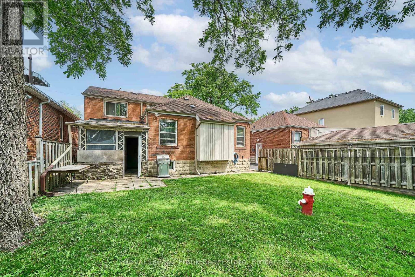 203 William Street, Toronto, Ontario  M9N 2H2 - Photo 11 - W13438502