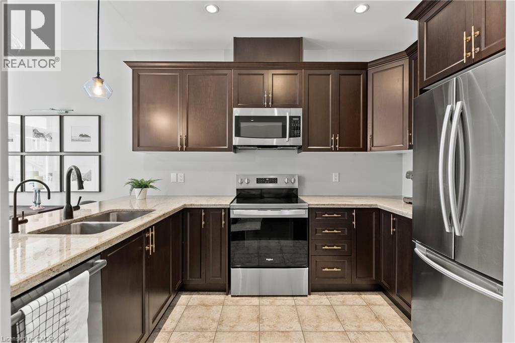82 Summerberry Way, Hamilton, Ontario  L9B 0G1 - Photo 15 - 40839361