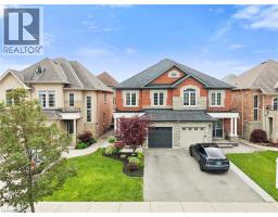 82 SUMMERBERRY Way, Hamilton, Ontario