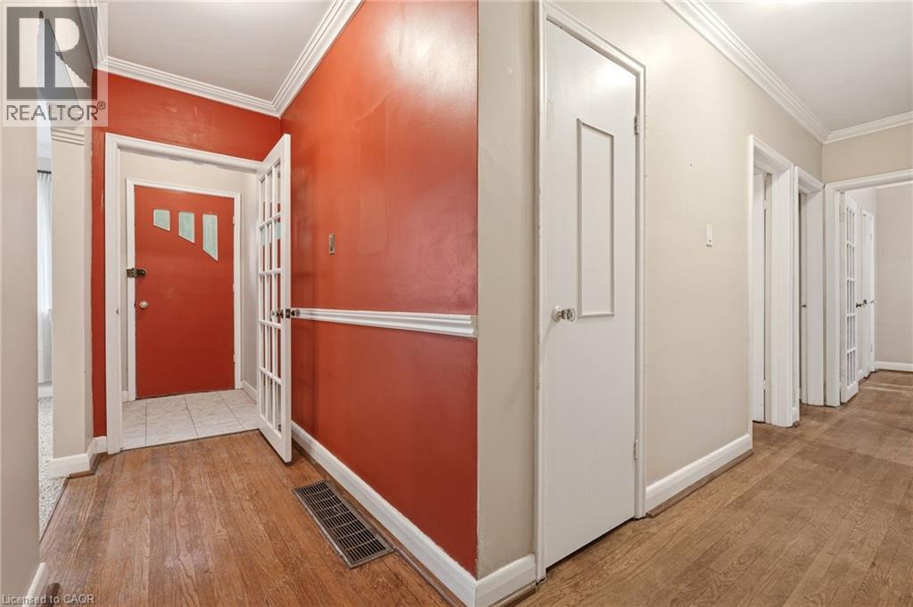 1059 Shepherds Drive, Burlington, Ontario  L7T 3R4 - Photo 7 - 40838585
