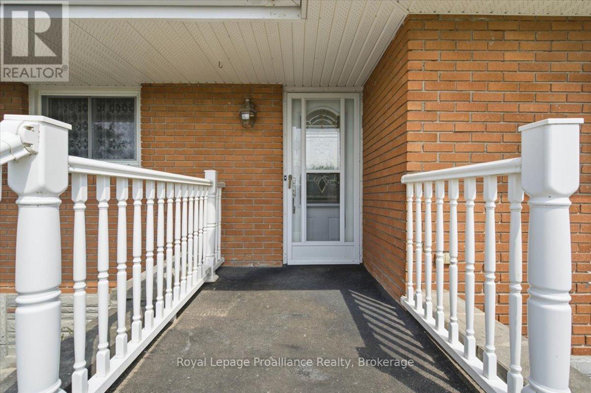 68 Riverside Parkway, Quinte West, Ontario  K0K 2C0 - Photo 3 - X13438592