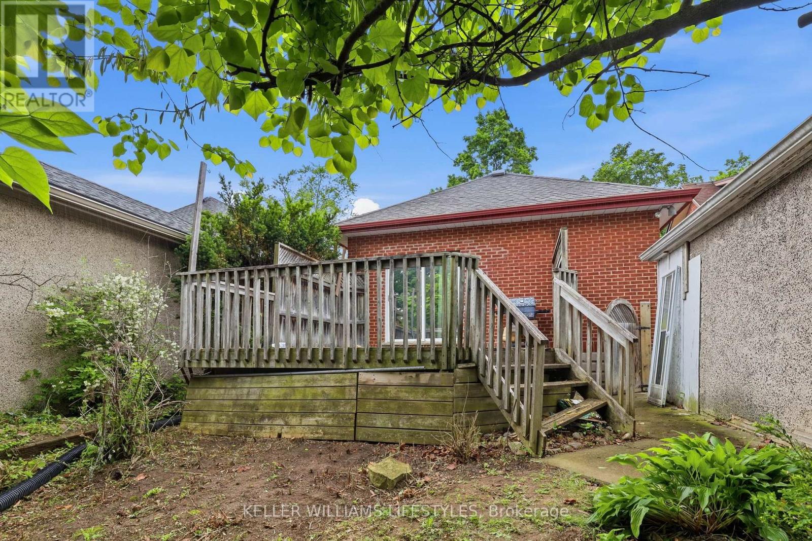 15 Lyndhurst Place, London South, Ontario  N6C 4H7 - Photo 10 - X13437122