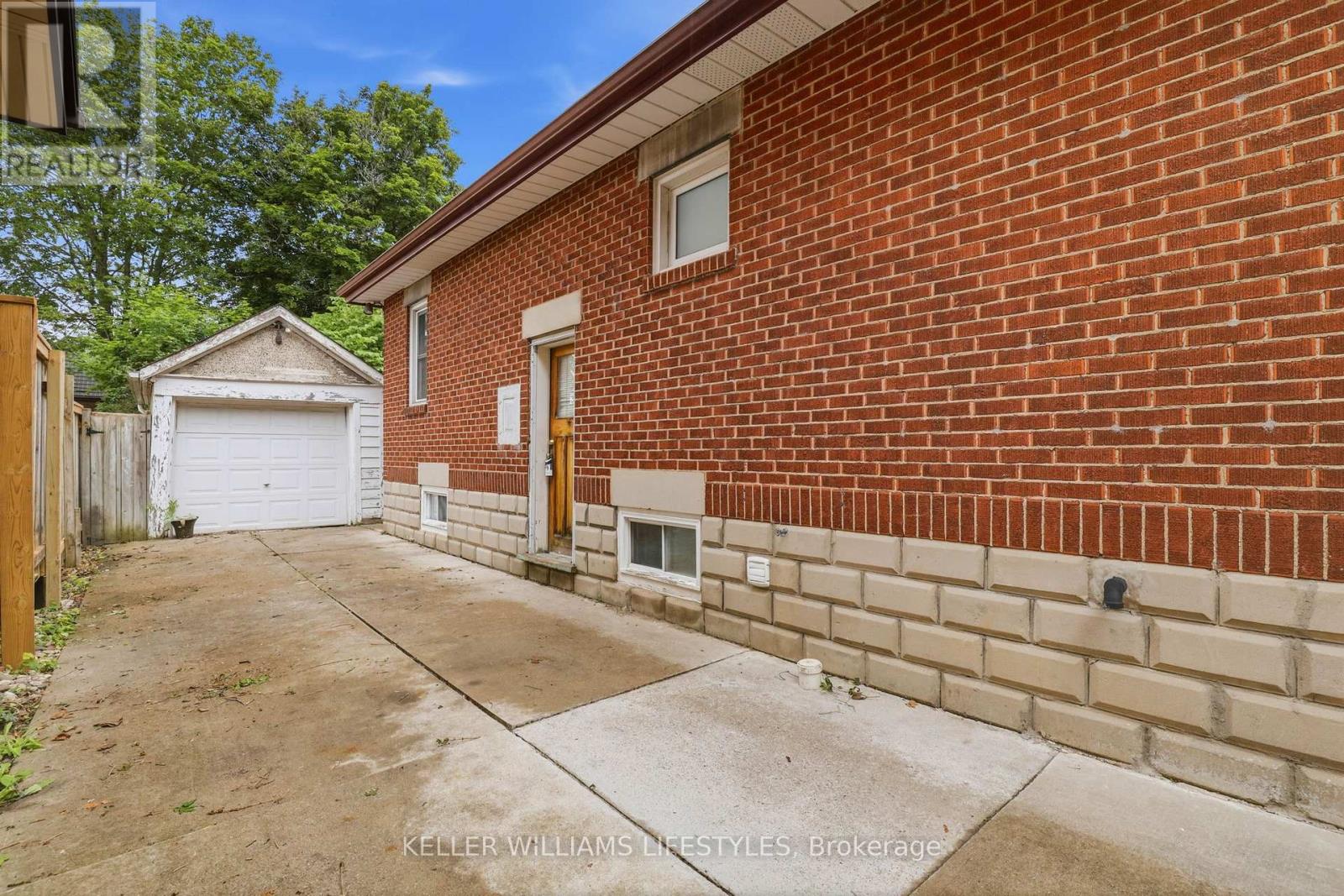 15 Lyndhurst Place, London South, Ontario  N6C 4H7 - Photo 6 - X13437122