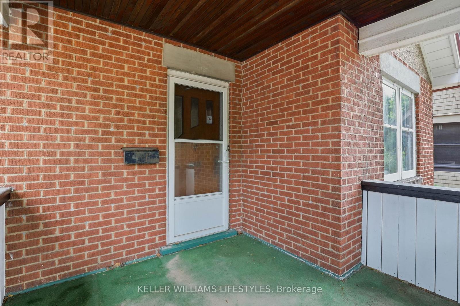 15 Lyndhurst Place, London South, Ontario  N6C 4H7 - Photo 5 - X13437122