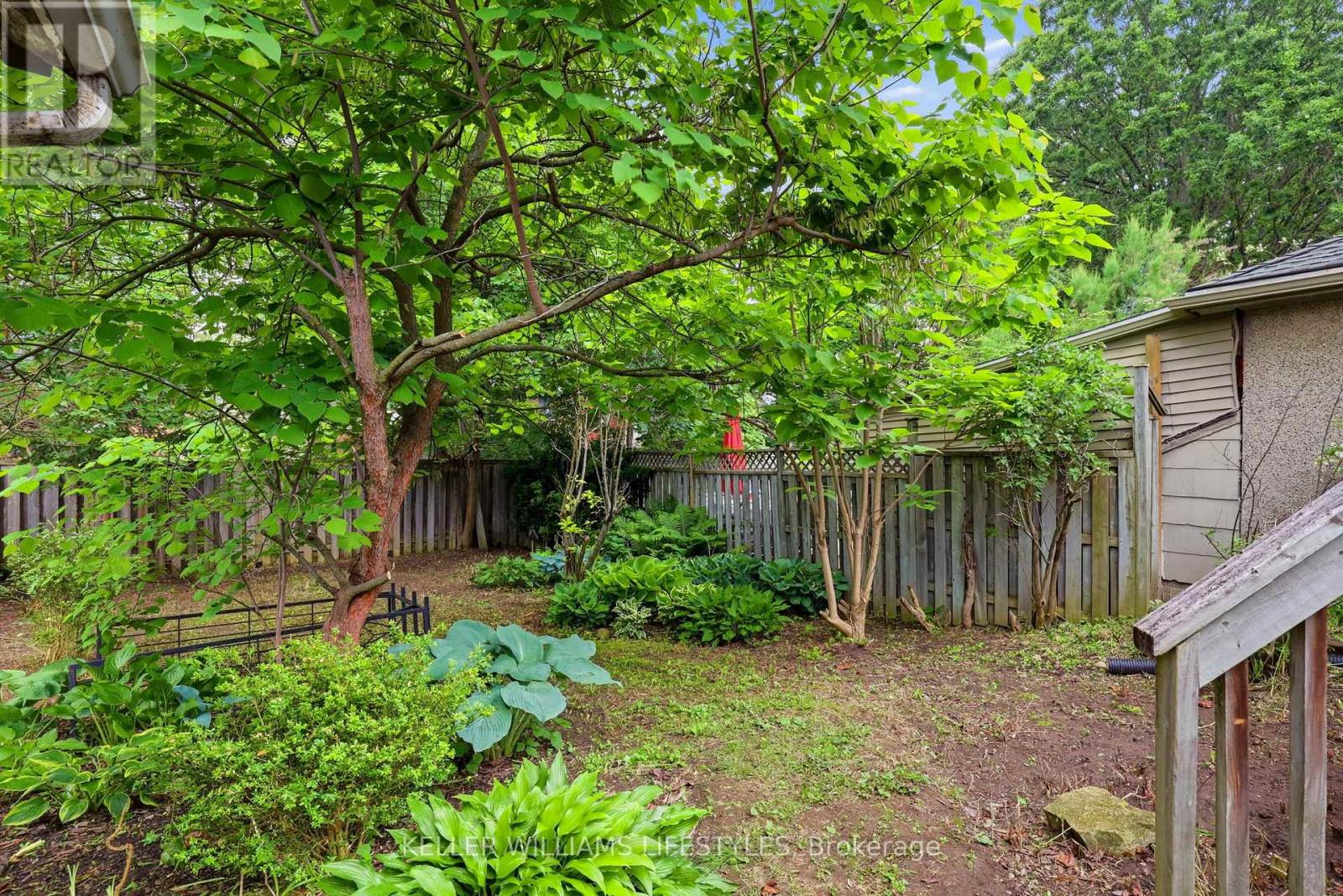 15 Lyndhurst Place, London South, Ontario  N6C 4H7 - Photo 7 - X13437122