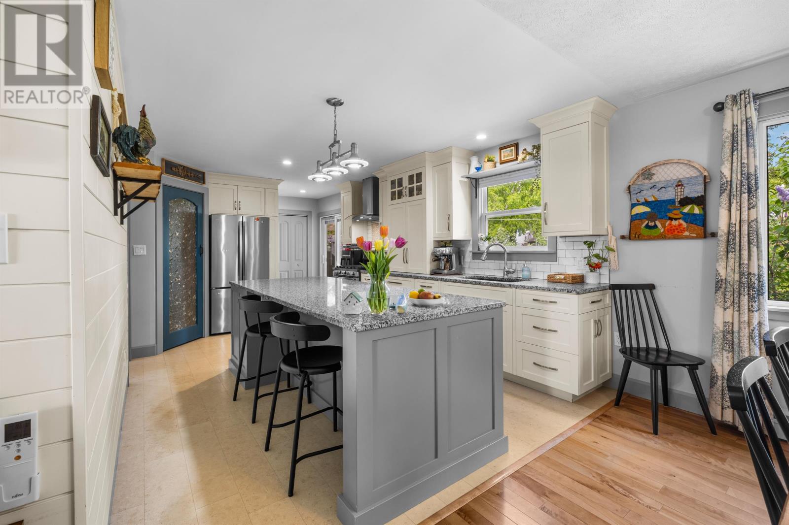 256 Mount Edward Road, Charlottetown, Prince Edward Island  C1A 5T7 - Photo 2 - 202614285
