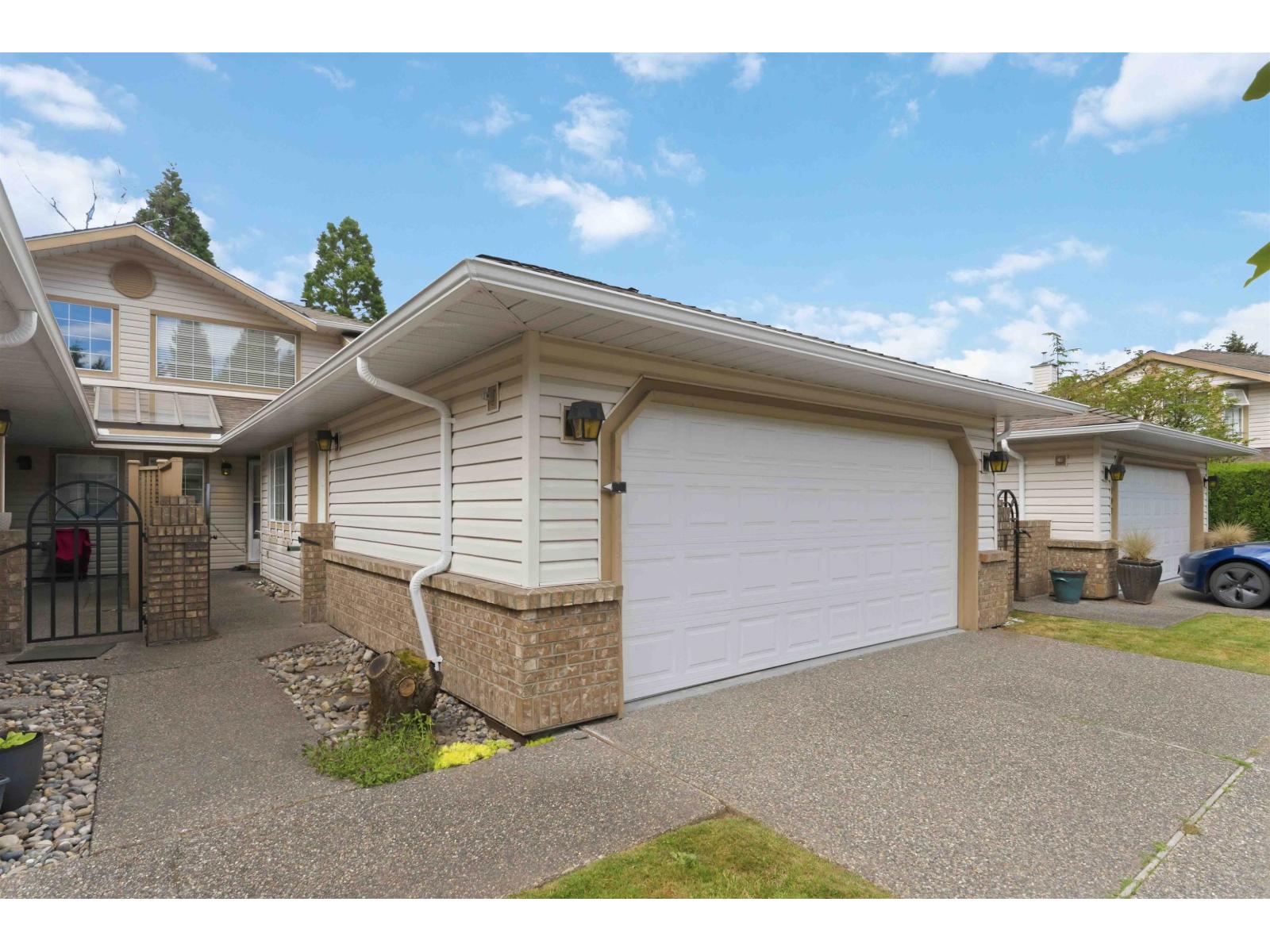 108 9715 148a Street, Surrey, British Columbia  V3R 9N8 - Photo 3 - R3134672