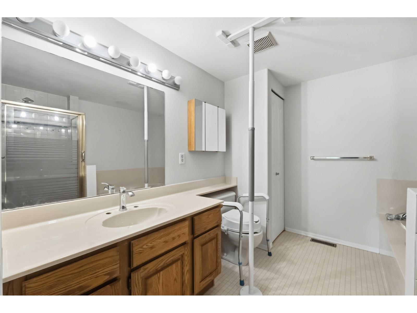 108 9715 148a Street, Surrey, British Columbia  V3R 9N8 - Photo 24 - R3134672