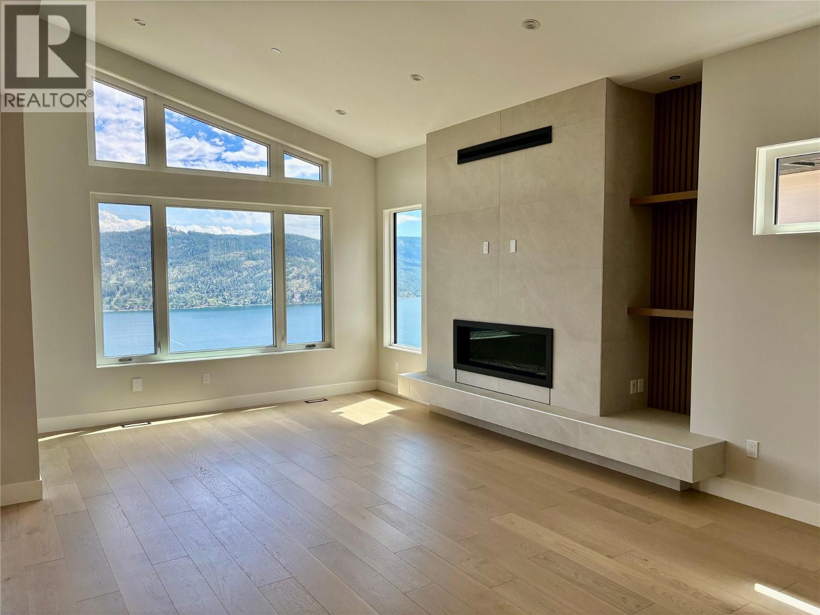 8828 Oxford Road, Vernon, British Columbia  V1H 2K8 - Photo 12 - 10366282