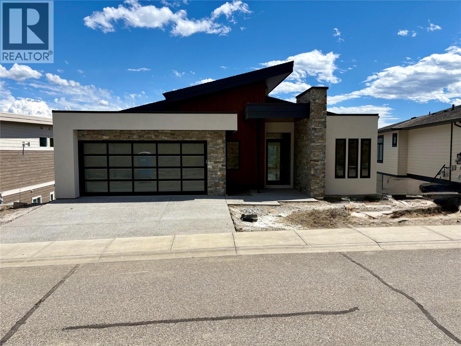 8828 Oxford Road, Vernon, British Columbia  V1H 2K8 - Photo 2 - 10366282
