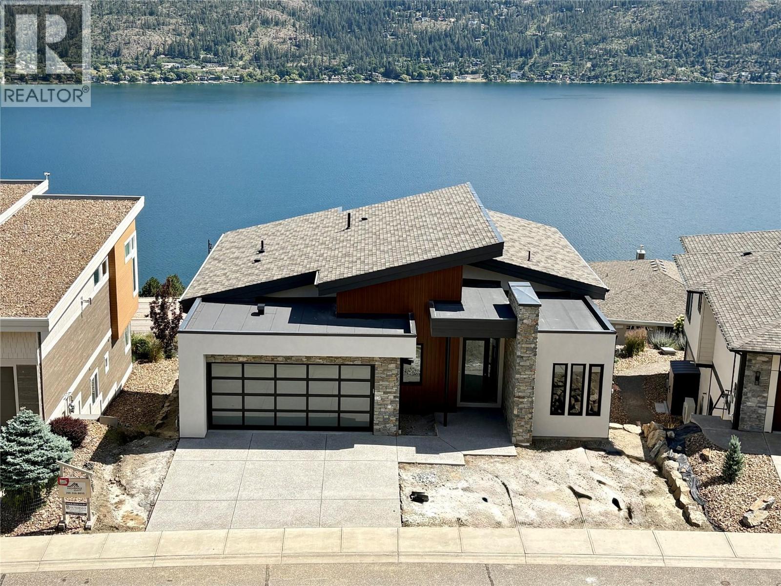 8828 Oxford Road, Vernon, British Columbia  V1H 2K8 - Photo 3 - 10366282