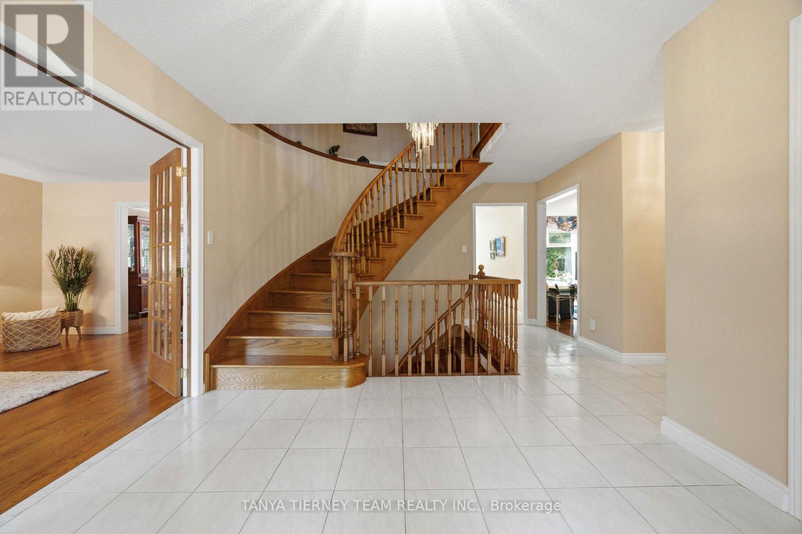 1255 Abbey Road, Pickering, Ontario  L1X 1W3 - Photo 4 - E13438670