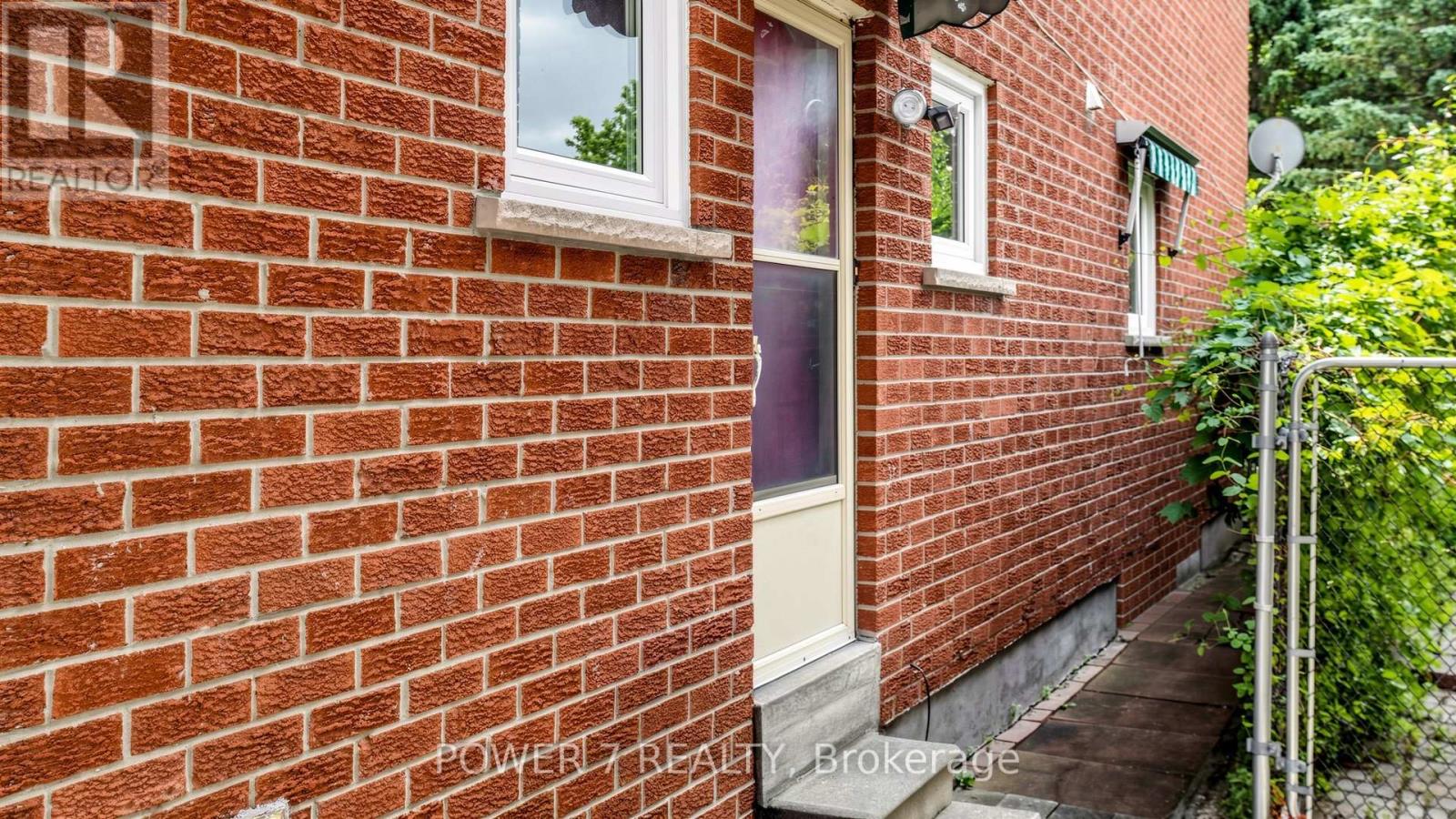 71 Canterbury Court, Richmond Hill, Ontario  L4C 8E7 - Photo 37 - N13438768