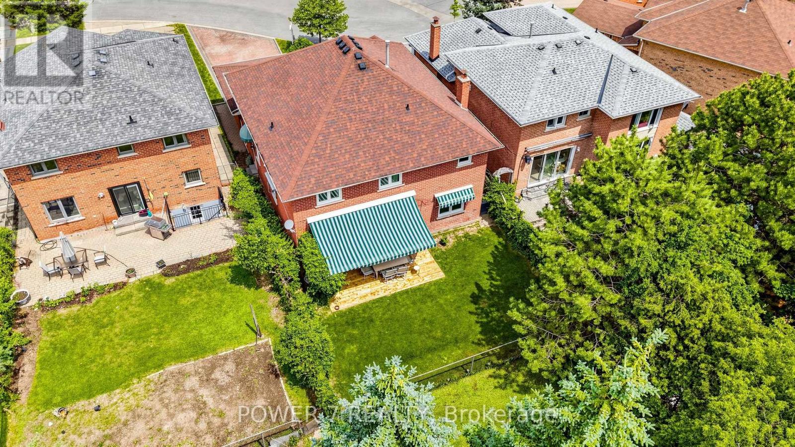 71 Canterbury Court, Richmond Hill, Ontario  L4C 8E7 - Photo 42 - N13438768