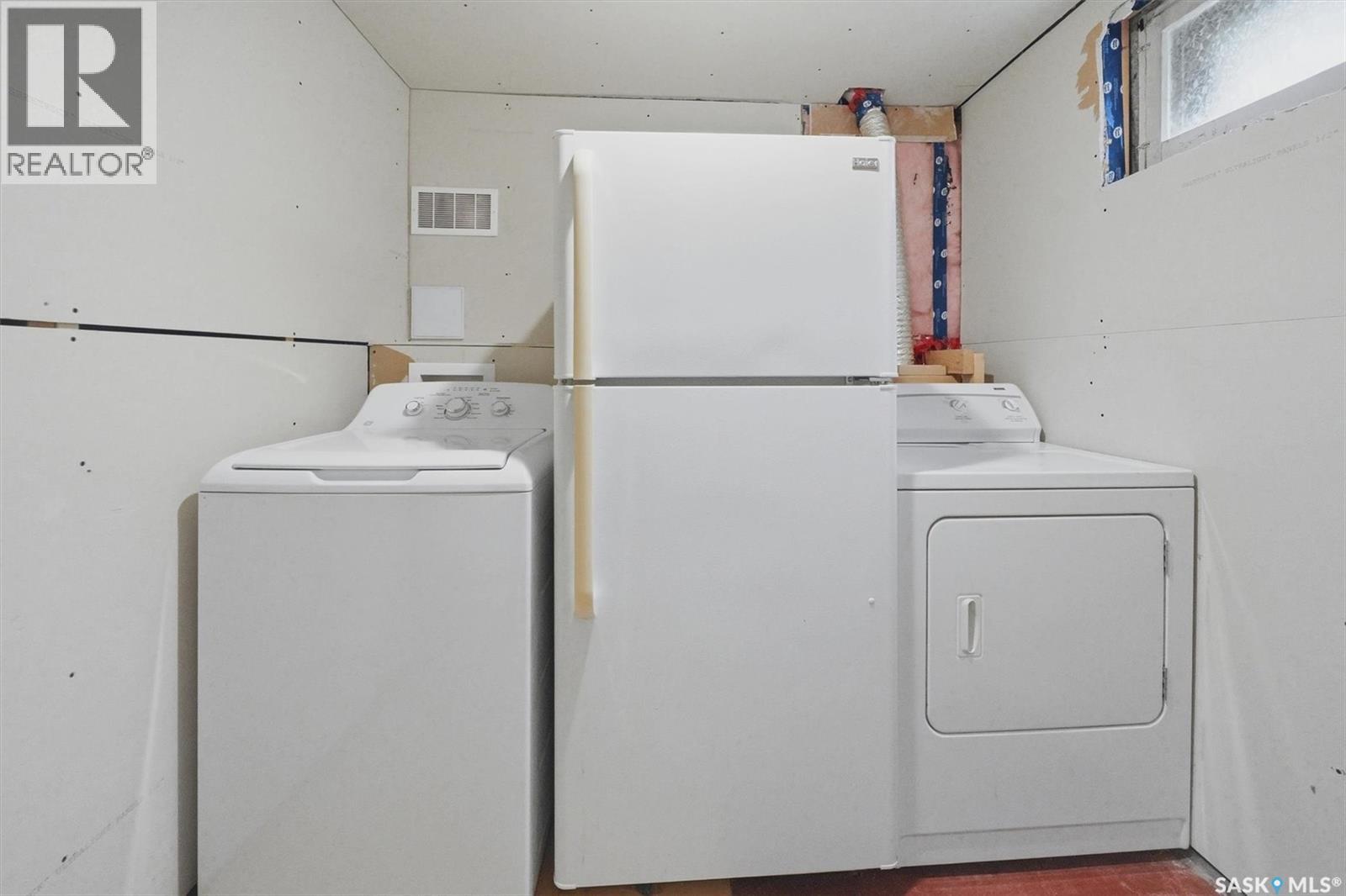 2406 Clarence Avenue S, Saskatoon, Saskatchewan  S7J 1M1 - Photo 25 - SK039218