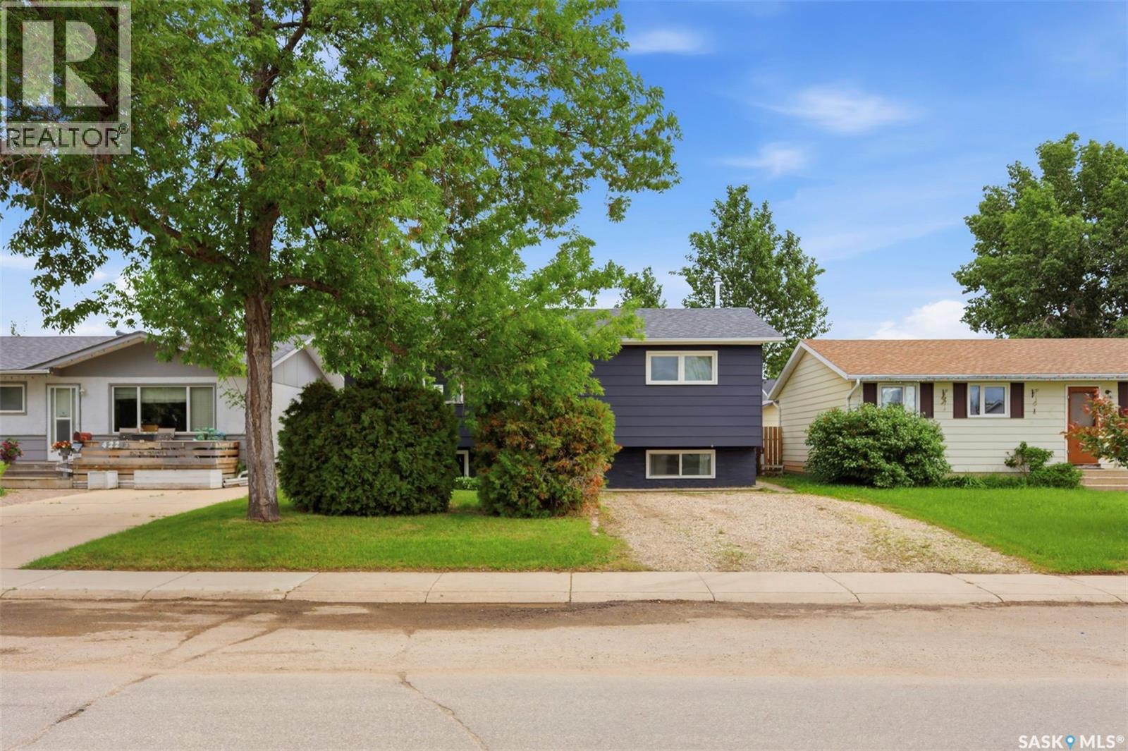 418 Lisgar Avenue, Saskatoon, Saskatchewan  S7L 5G8 - Photo 1 - SK039154
