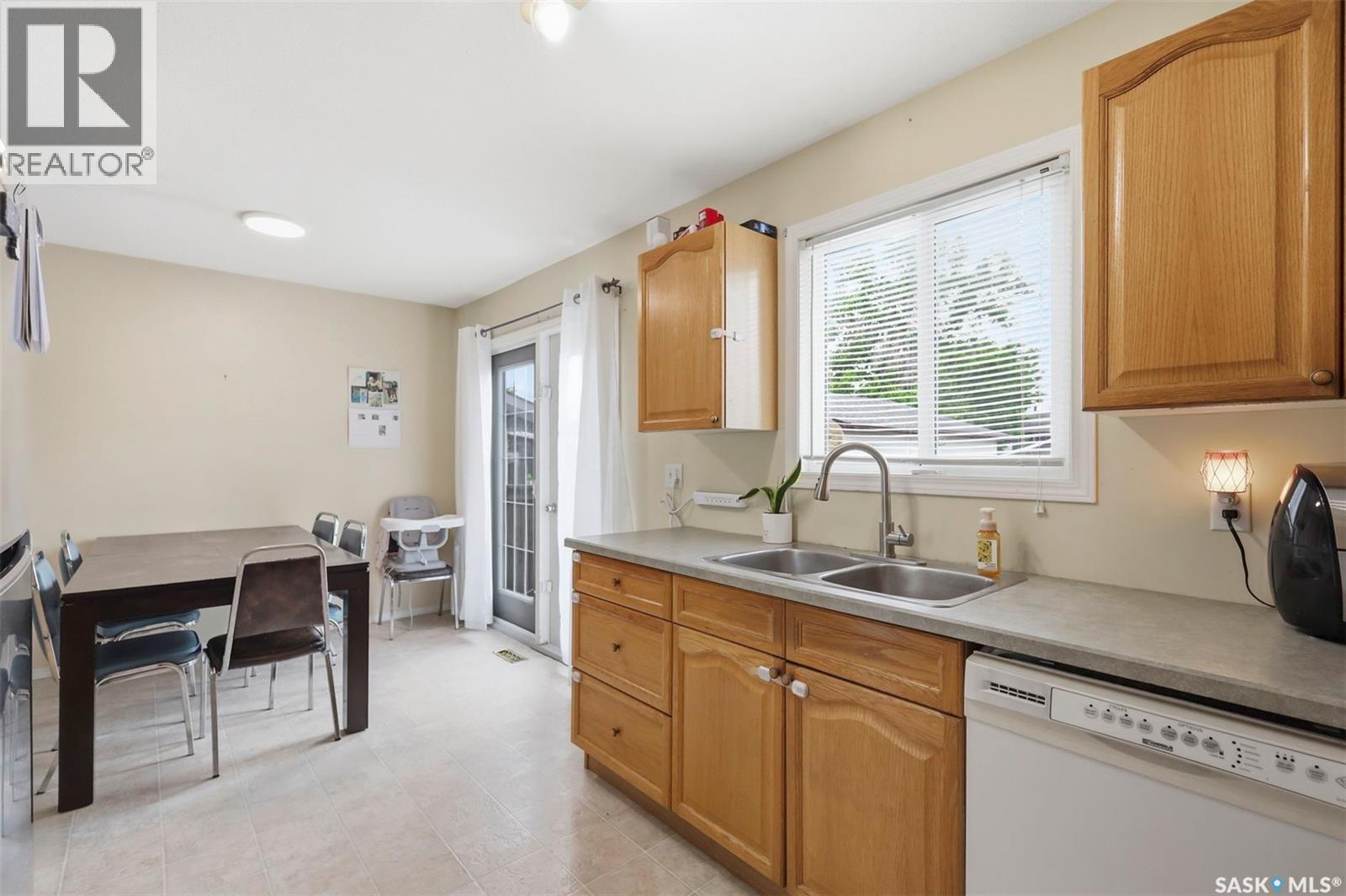 418 Lisgar Avenue, Saskatoon, Saskatchewan  S7L 5G8 - Photo 11 - SK039154