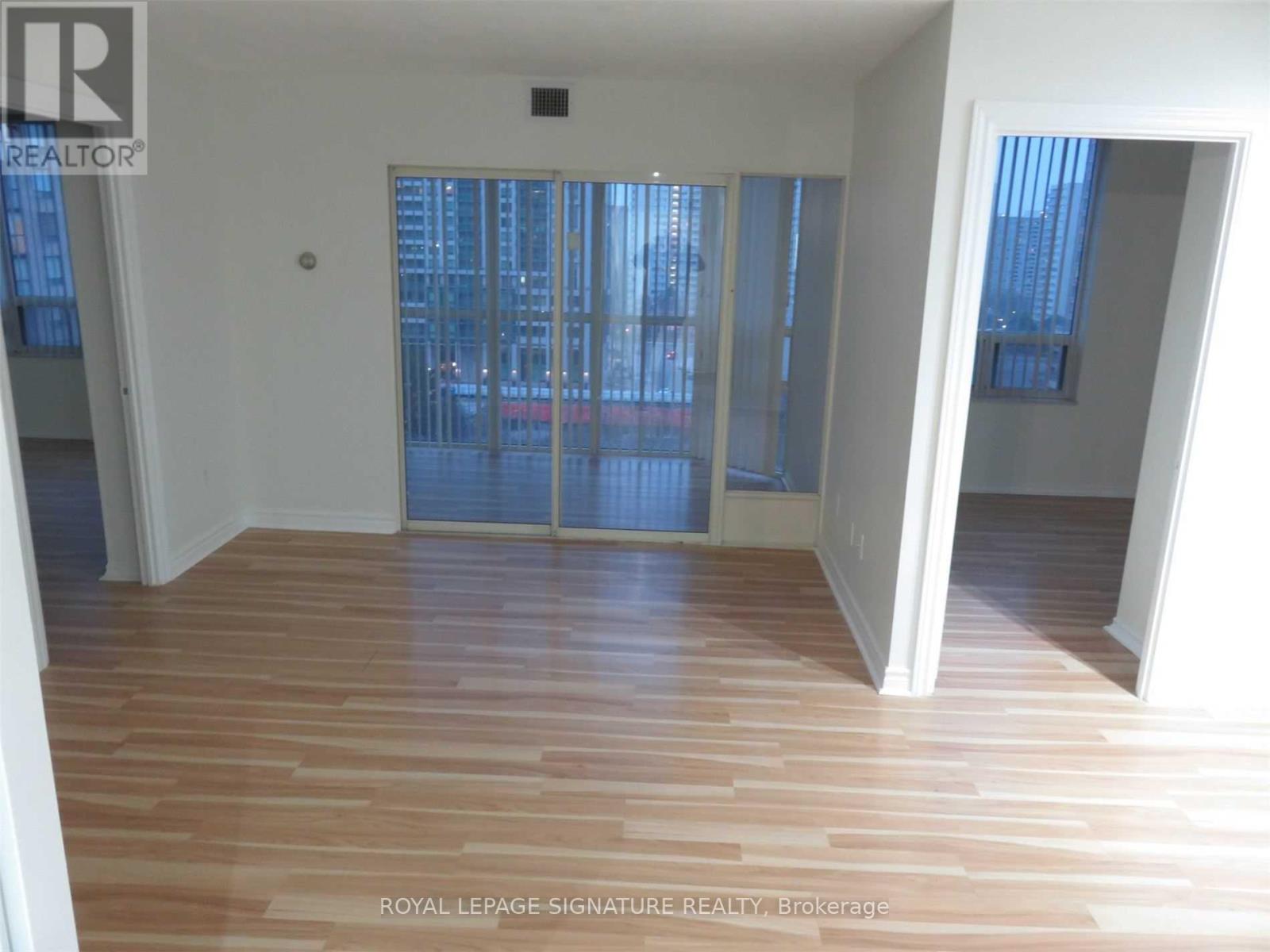 801 - 285 Enfield Place, Mississauga, Ontario  L5B 3Y6 - Photo 3 - W13438462