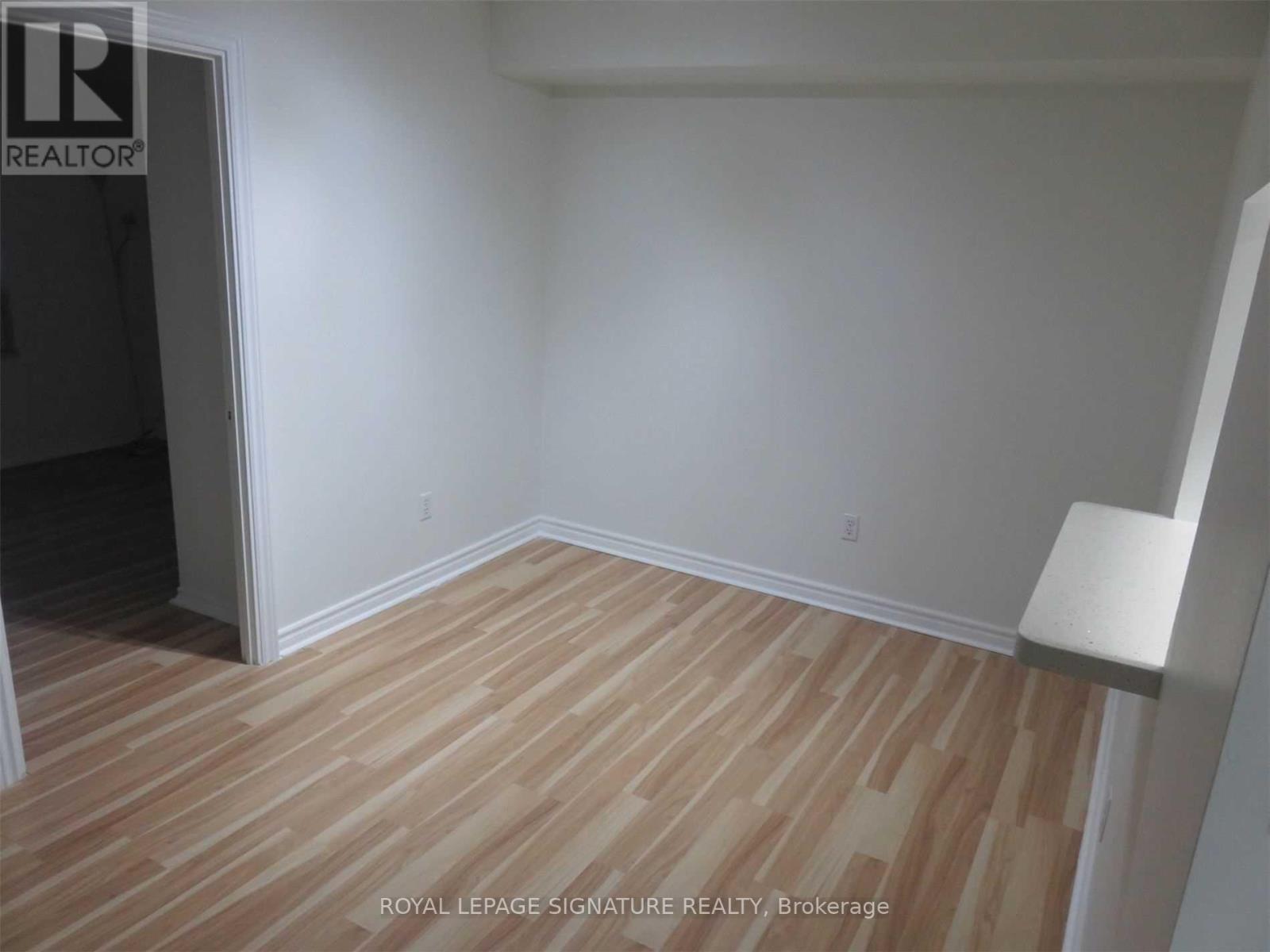801 - 285 Enfield Place, Mississauga, Ontario  L5B 3Y6 - Photo 4 - W13438462