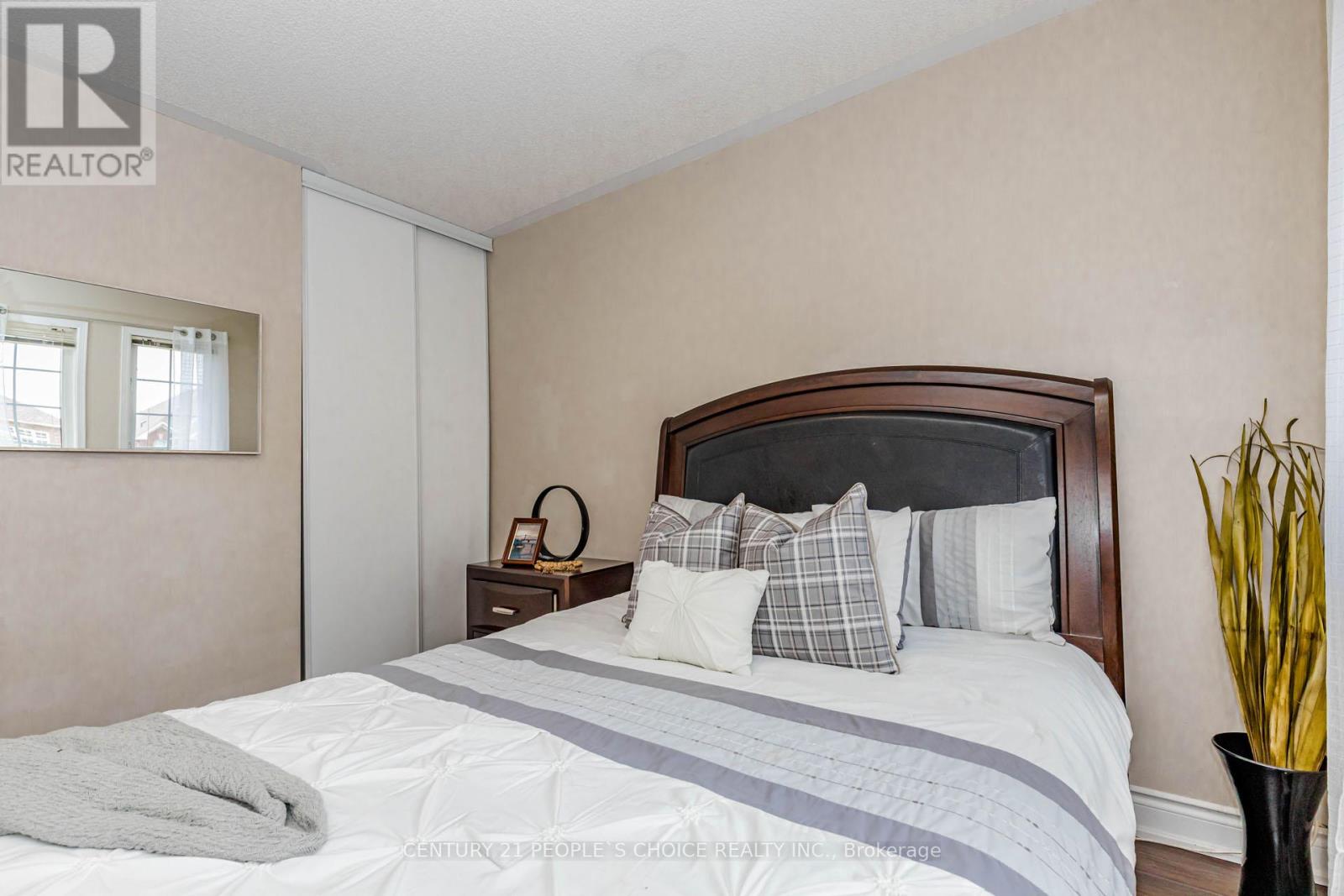5889 Stonebriar Crescent, Mississauga, Ontario  L5V 2T7 - Photo 30 - W13438532