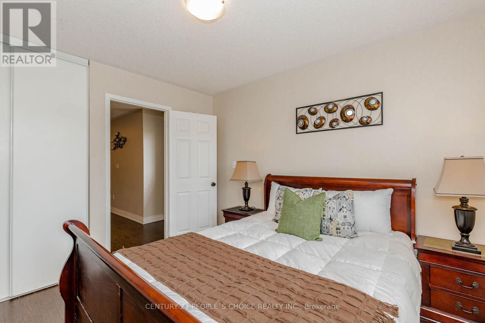 5889 Stonebriar Crescent, Mississauga, Ontario  L5V 2T7 - Photo 35 - W13438532