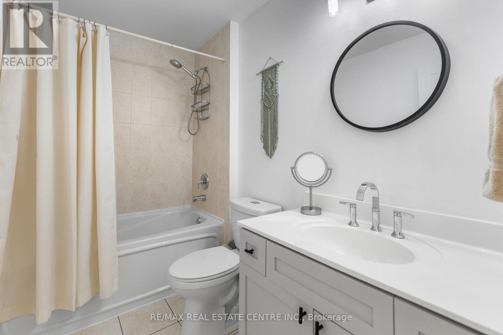 12 St. Lawrence Drive, Mississauga, Ontario L5G 4V1 - Photo 24 - W13438676