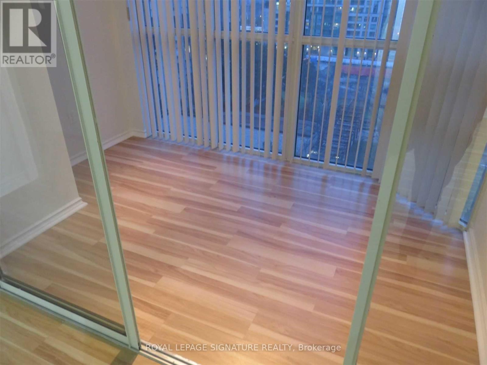 801 - 285 Enfield Place, Mississauga, Ontario  L5B 3Y6 - Photo 16 - W13438462