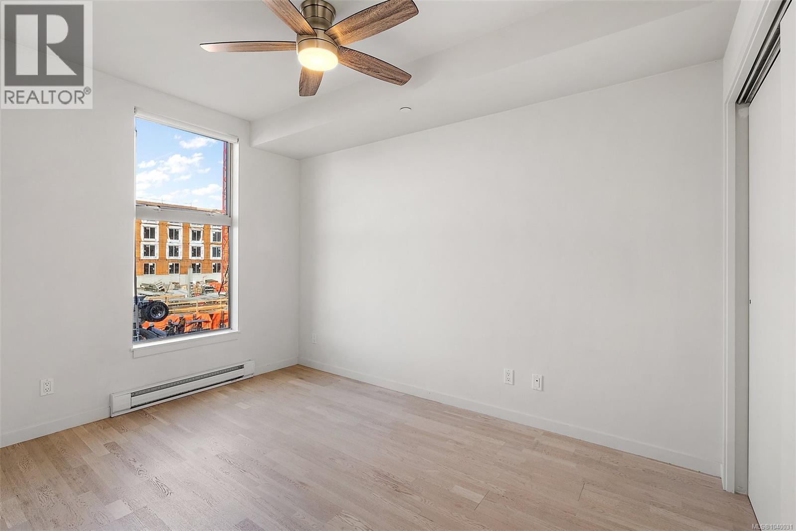 201 601 Herald St, Victoria, British Columbia  V8W 1Z4 - Photo 10 - 1040031