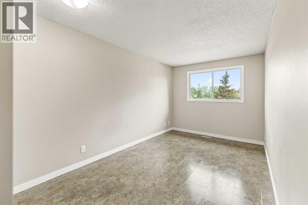85 Baile Close, Red Deer, Alberta  T4R 1R5 - Photo 9 - A2319434