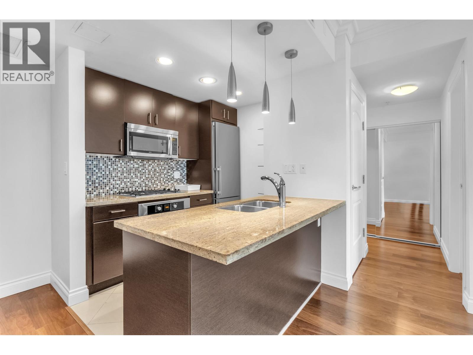 901 172 Victory Ship Way, North Vancouver, British Columbia  V7L 0B5 - Photo 4 - R3135420
