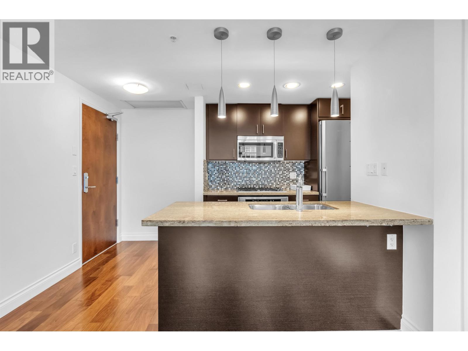 901 172 Victory Ship Way, North Vancouver, British Columbia  V7L 0B5 - Photo 5 - R3135420