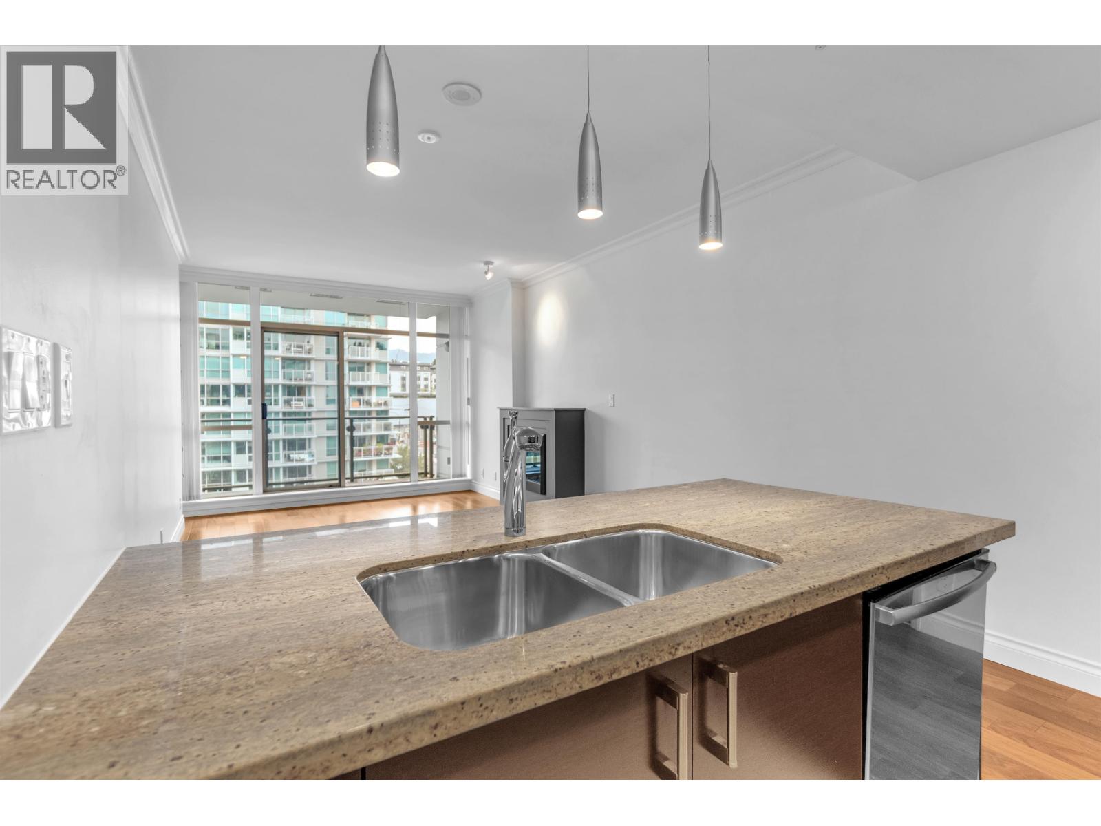 901 172 Victory Ship Way, North Vancouver, British Columbia  V7L 0B5 - Photo 8 - R3135420