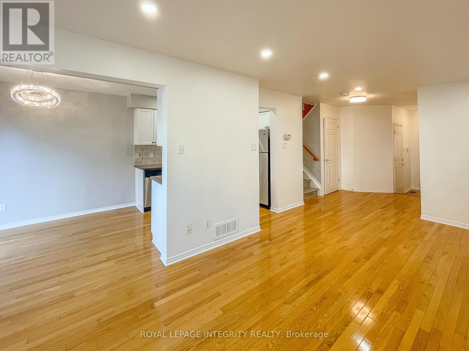 172 Gray Crescent, Ottawa, Ontario  K2K 3L8 - Photo 5 - X13438822