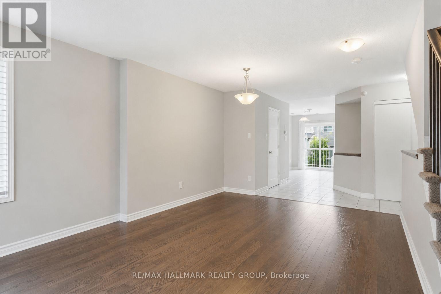 670 Danaca Private, Ottawa, Ontario  K1K 2V7 - Photo 10 - X13438934