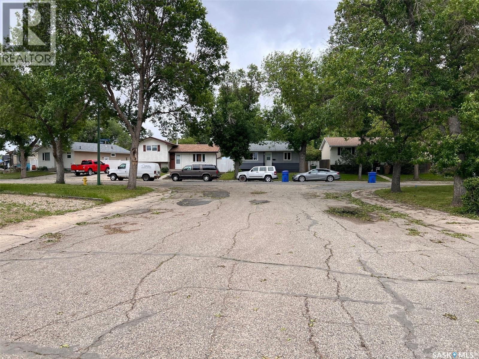 9 Carmichael Bay, Regina, Saskatchewan  S4R 0C7 - Photo 35 - SK039280