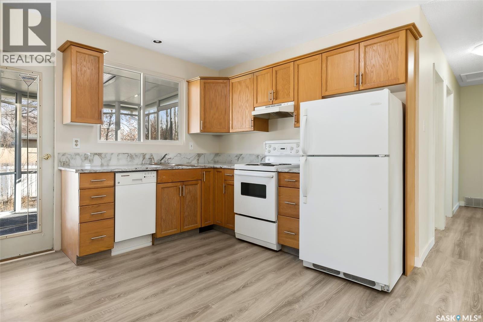 9 Carmichael Bay, Regina, Saskatchewan  S4R 0C7 - Photo 5 - SK039280