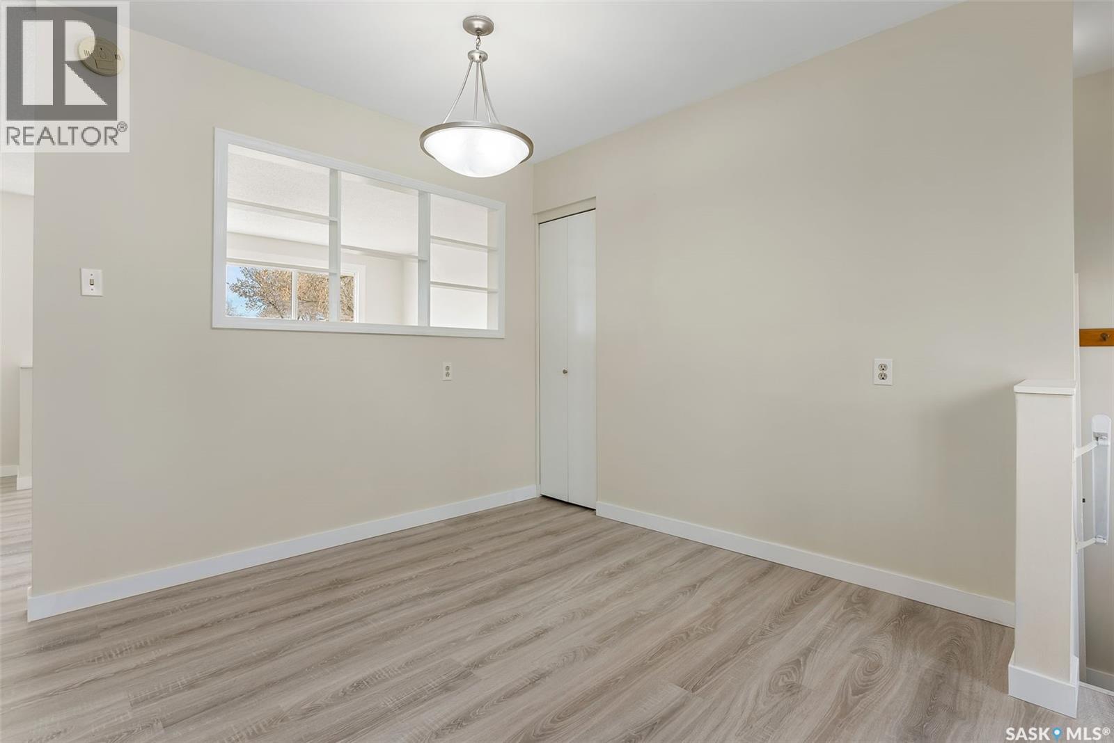 9 Carmichael Bay, Regina, Saskatchewan  S4R 0C7 - Photo 7 - SK039280