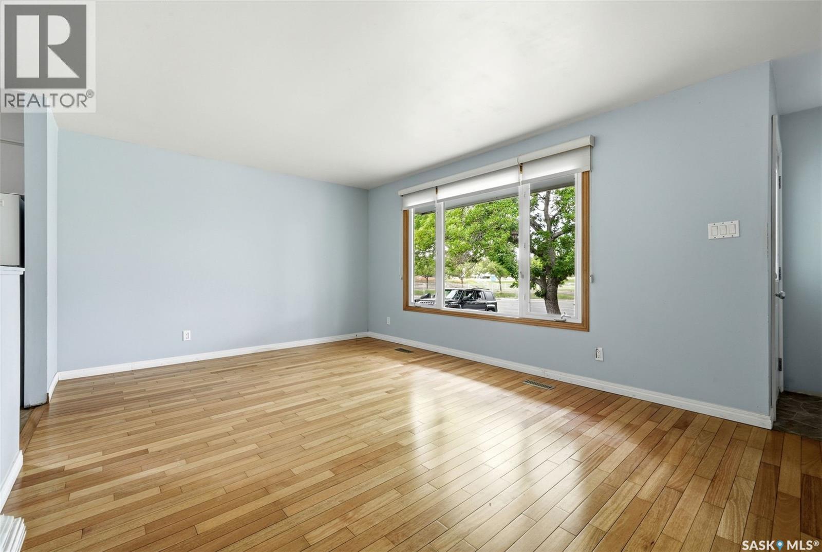1317 Kent Street, Regina, Saskatchewan  S4T 5T2 - Photo 1 - SK039276