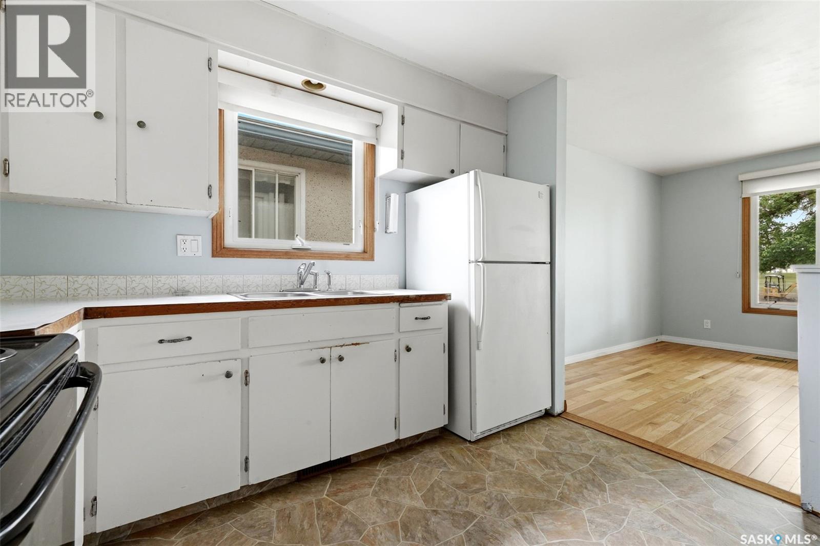 1317 Kent Street, Regina, Saskatchewan  S4T 5T2 - Photo 8 - SK039276