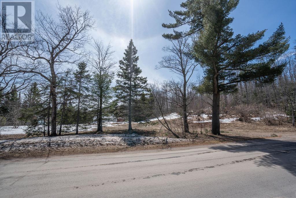 677 Maki Rd, Sault Ste. Marie, Ontario  P6A 6K4 - Photo 12 - SM260804