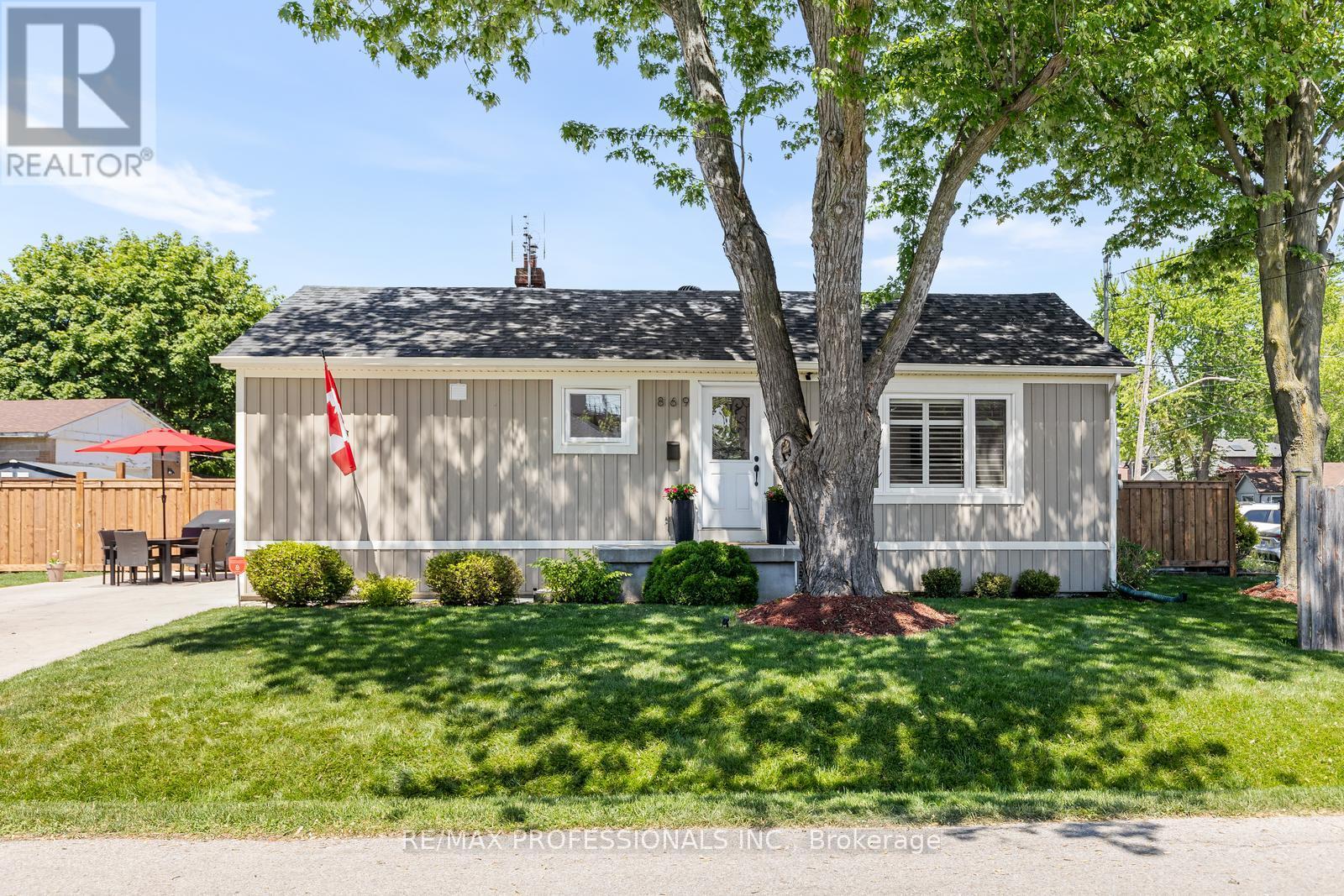 869 First Street, Mississauga, Ontario  L5E 1A6 - Photo 4 - W13437470